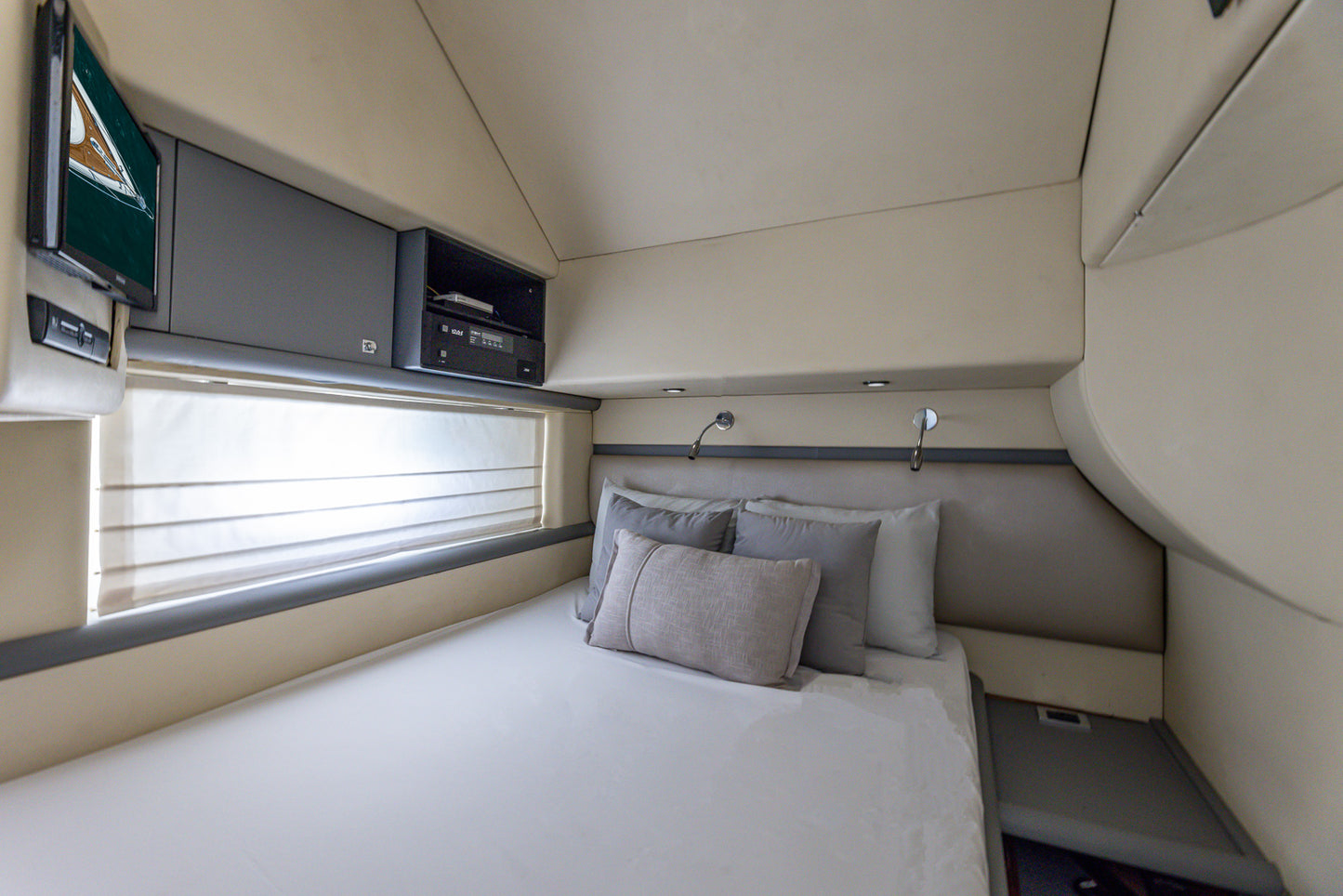 80ft SlipTease Sunseeker